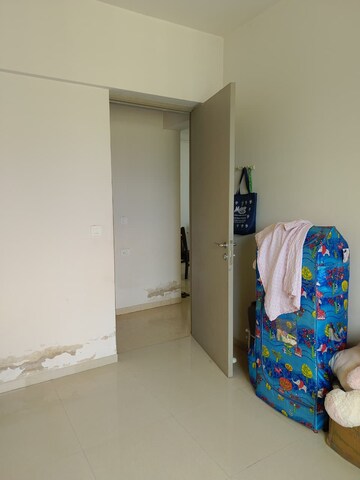 Furnished Amenities in 2 BHK Apartment at Hiranandani Fortune City, New Panvel – for Rent