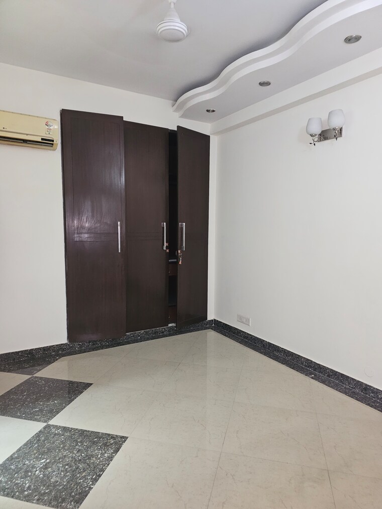 undefined, sector 23 dwarka 3 Bedroom 1500 Sq.Ft. Apartment In Sector 23 Dwarka Delhi 9102118