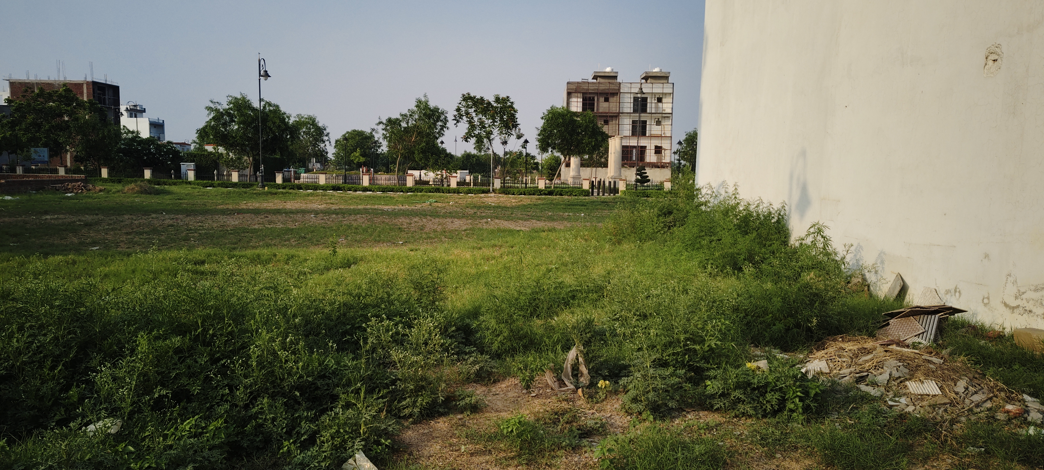 Plot For Sale in Wave Hitech City