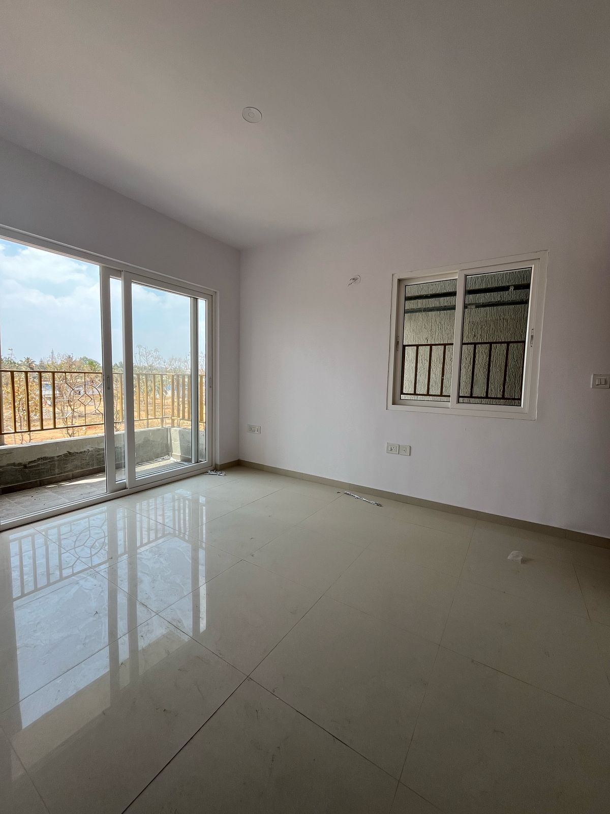 2 BHK Apartment For Sale in Ajmera Lugaano