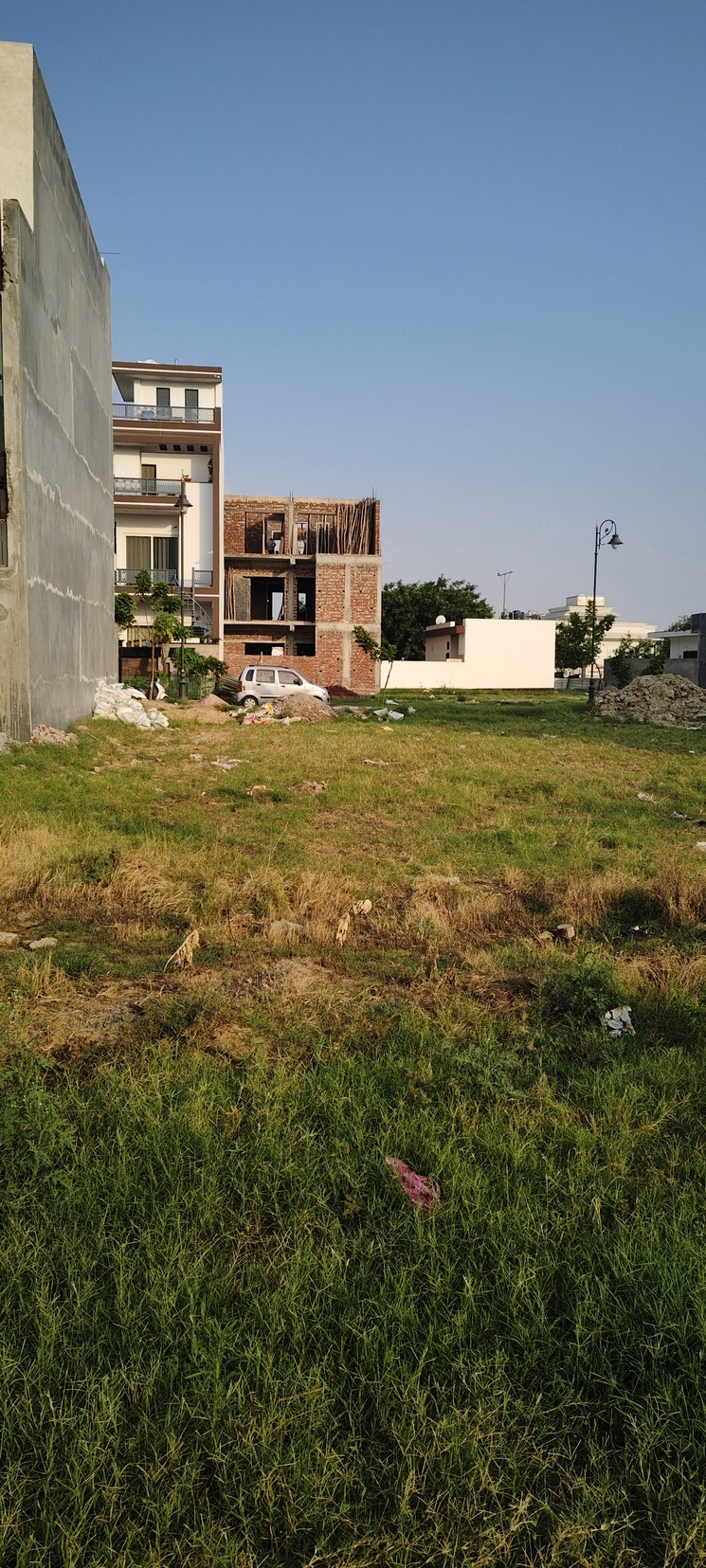 Nearby, wave-hitech-city  162 Sq.Mt. Plot In Wave City Ghaziabad 9102137