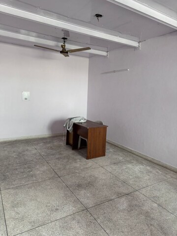Room in 3 BHK Apartment at Sector 10 Dwarka – for Rent