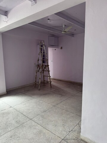 Room in 3 BHK Apartment at Sector 10 Dwarka – for Rent