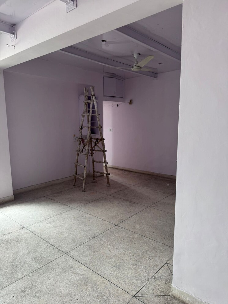 Room, sector 10 dwarka 3 Bedroom 1700 Sq.Ft. Apartment In Sector 10 Dwarka Delhi 9102151