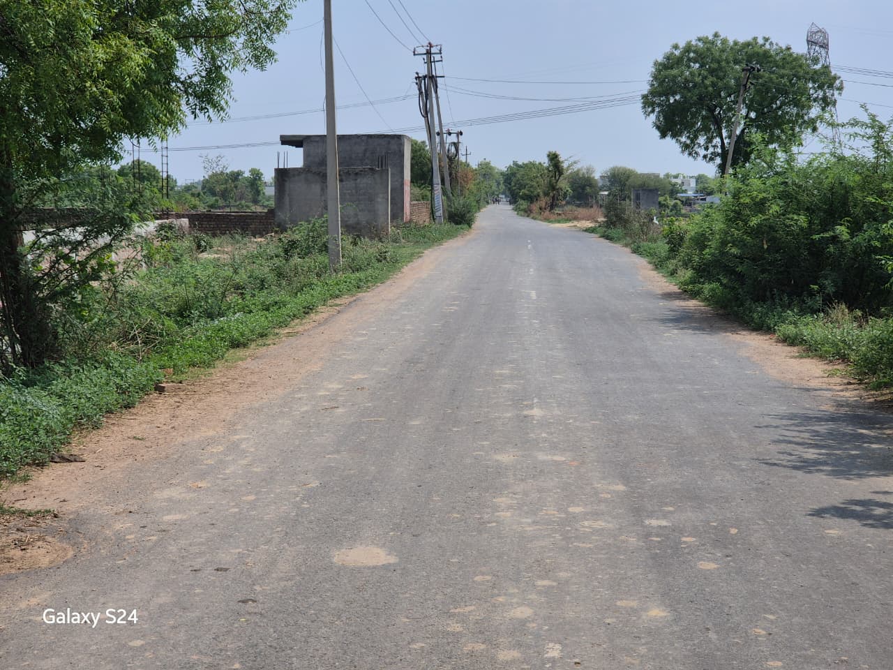 Plot For Sale in Bamnikhera