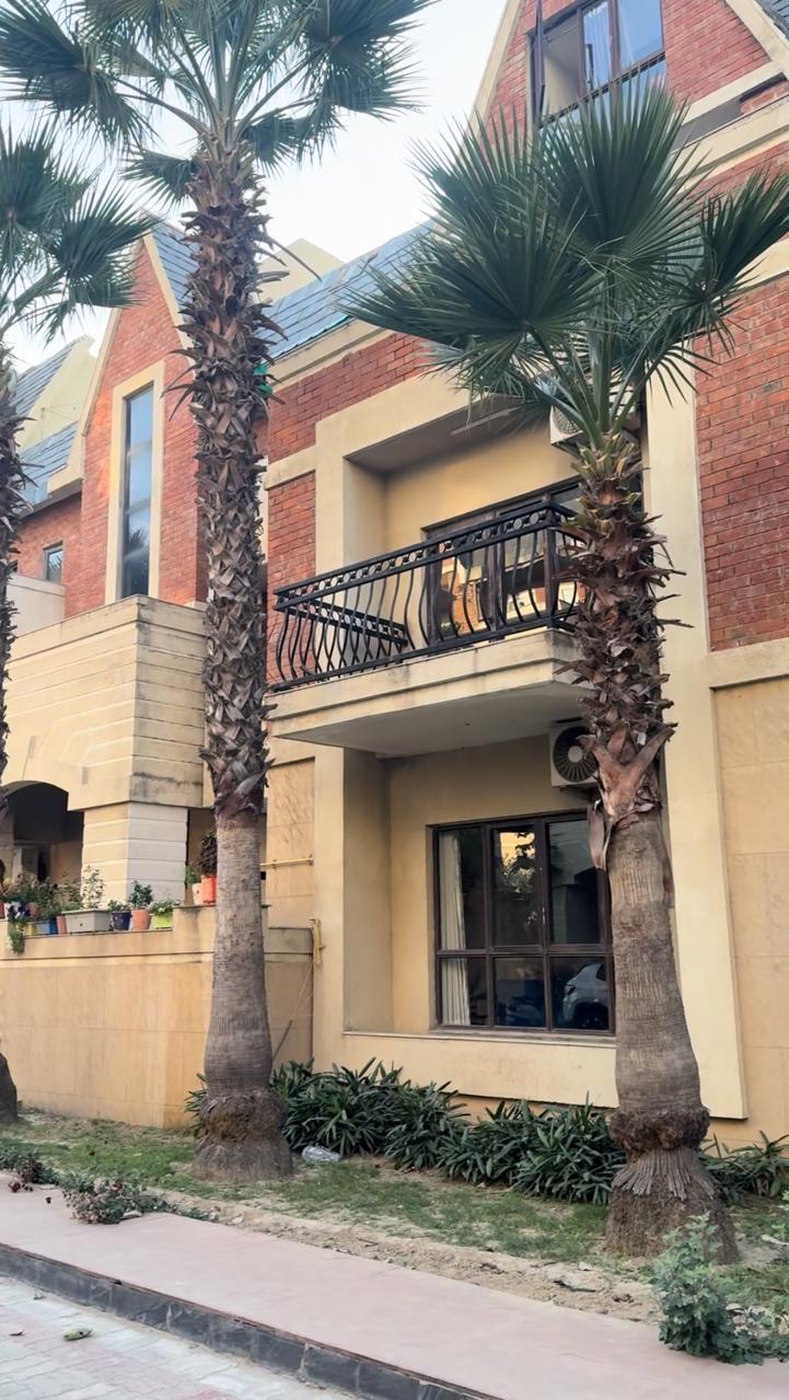 3.5 BHK + Pooja Room,Servant Room,Study Room Builder Floor For Sale in Raheja Vedaanta