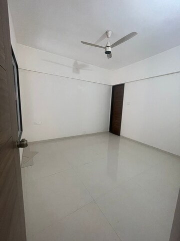 Room in 1 BHK Apartment at Jhamtani Vision Ace Phase 1, Tathawade – for Rent