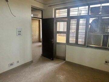 Room in 3 BHK Apartment at Sector 12 Dwarka – for Rent