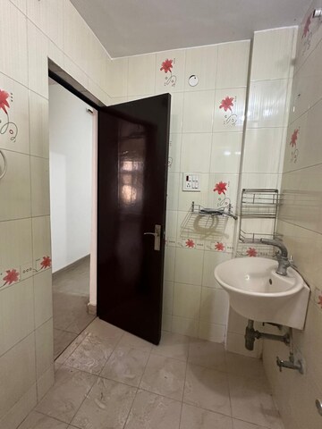 Bathroom in 3 BHK Apartment at Sector 12 Dwarka – for Rent