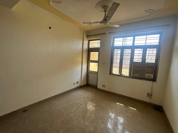 Room in 3 BHK Apartment at Sector 12 Dwarka – for Rent