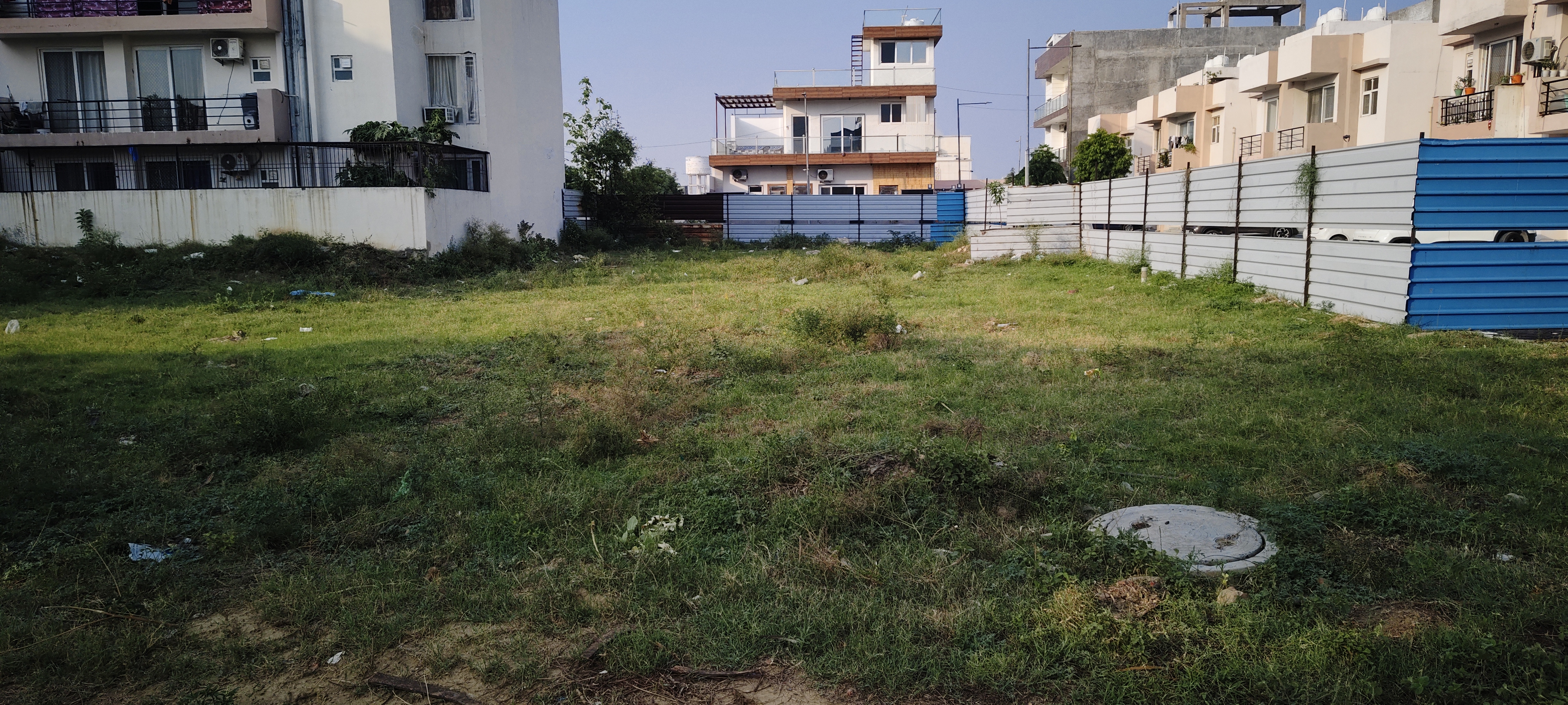 Plot For Sale in Wave Hitech City