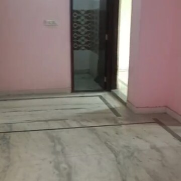 Room in 3 BHK Builder Floor at Govindpuri – for Rent