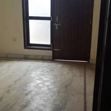 Room in 3 BHK Builder Floor at Govindpuri – for Rent