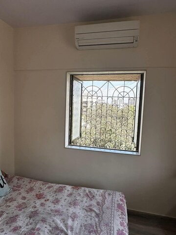 Room in 2 BHK Apartment at Matunga West – for Rent