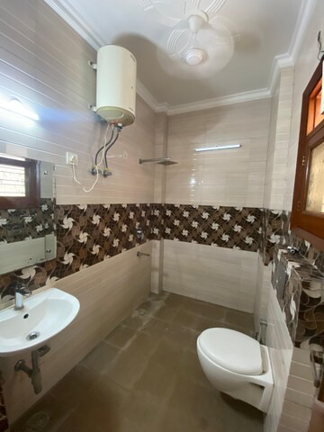 Bathroom in 3 BHK Builder Floor at Ansal Royale Casa, Sector 55 – for Rent