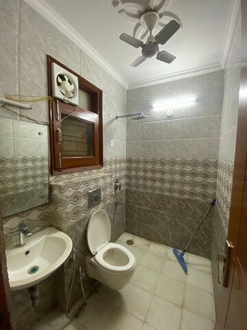 Bathroom in 3 BHK Builder Floor at Ansal Royale Casa, Sector 55 – for Rent