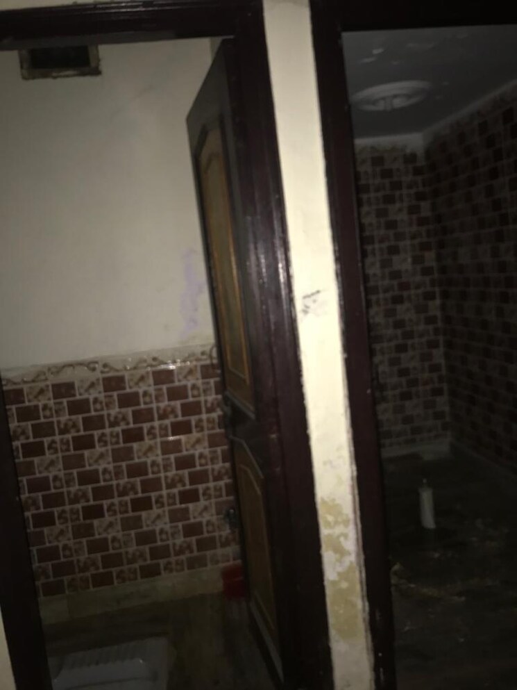 Bathroom, pi i and ii greater noida 1 Bedroom 40 Sq.Mt. Builder Floor In Pi I And Ii Greater Noida Greater Noida 9102235