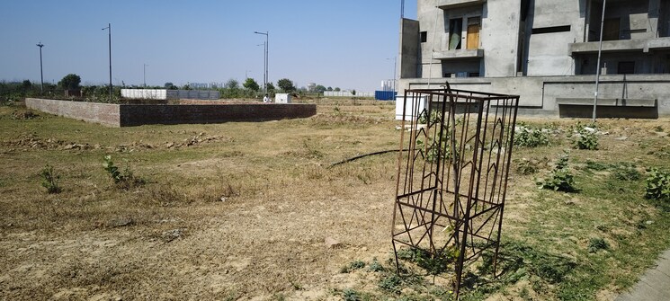 Nearby, wave-springwood-enclave  162 Sq.Mt. Plot In Mahurali Ghaziabad 9102278