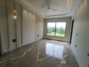 Room in 3.5 BHK Builder Floor at Anant Raj Ashok Estate, Sector 63a – for Sale