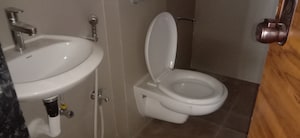 Bathroom in 3 BHK Apartment at Je And Vee Om Trimurti, Malad East – for Sale