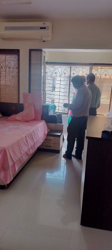 Team Area in 1 BHK Apartment at Greenfields CHS, Andheri West – for Rent