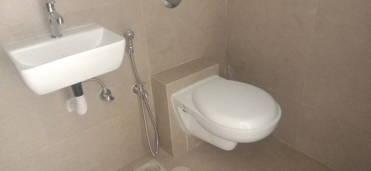 Bathroom, je-and-vee-madhuban 3.5 Bedroom 1045 Sq.Ft. Apartment In Malad East Mumbai 9102311