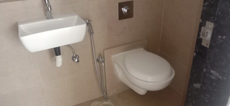 Bathroom, je-and-vee-madhuban 3.5 Bedroom 1045 Sq.Ft. Apartment In Malad East Mumbai 9102311