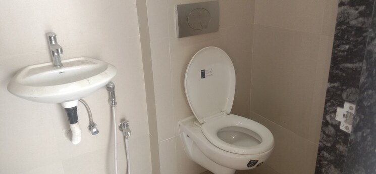 Bathroom, je-and-vee-madhuban 2 Bedroom 650 Sq.Ft. Apartment In Malad East Mumbai 9102330