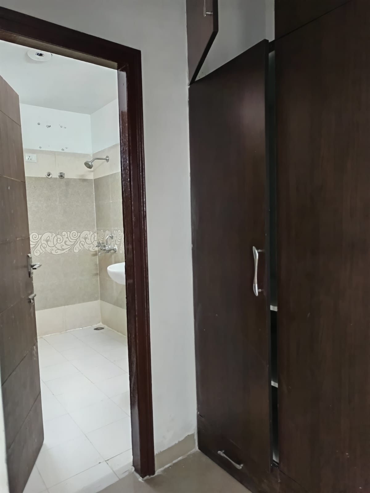 4 BHK 2200 Sq.Ft. Apartment in Green Valley Heights