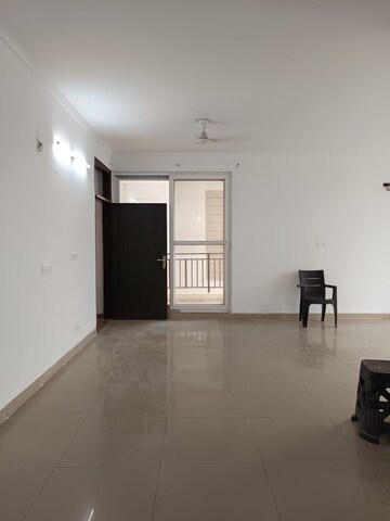 Room in 4 BHK Apartment at Green Valley Heights, Dhakoli – for Rent
