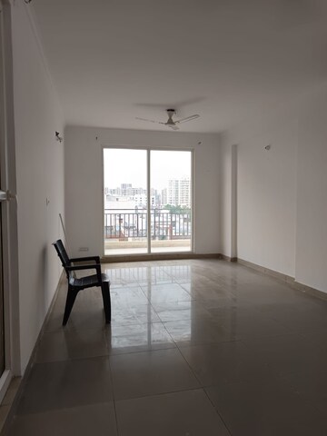 Room in 4 BHK Apartment at Green Valley Heights, Dhakoli – for Rent