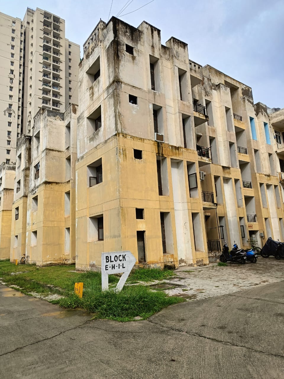 3.5 BHK + Study Room Apartment For Sale in Ashoka Enclave, BhS-12, O