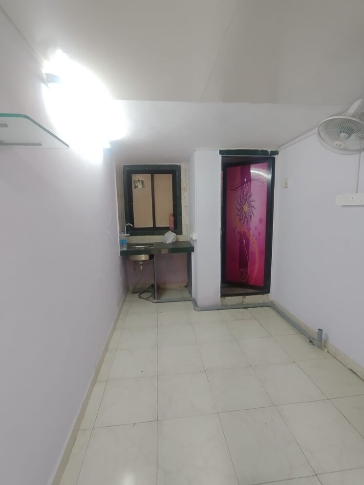 Room, garden-court Commercial Office Space 235 Sq.Ft. In Waghbil Thane 9102386