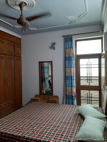 Master Bedroom in 3 BHK Apartment at Sector 4 Dwarka – for Rent