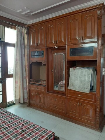 Master Bedroom in 3 BHK Apartment at Sector 4 Dwarka – for Rent