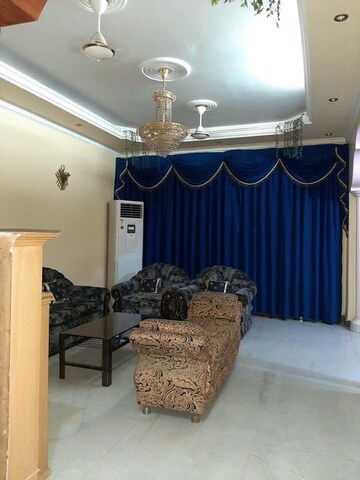 Living Room in 3 BHK Apartment at Sector 4 Dwarka – for Rent
