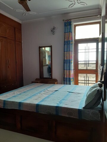 Master Bedroom in 3 BHK Apartment at Sector 4 Dwarka – for Rent