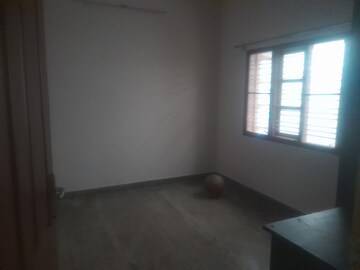 Room in 3 BHK Builder Floor at Ramamurthy Nagar – for Rent