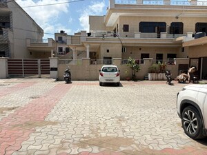 Parking in 6 BHK Independent House at Vip Road – for Sale