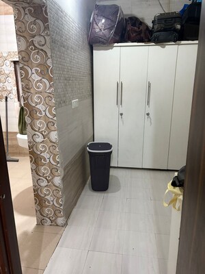 Room in 6 BHK Independent House at Vip Road – for Sale