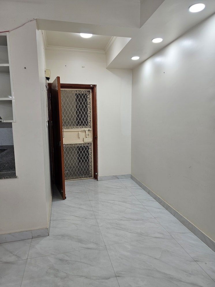 Room, sector 23 dwarka 3 Bedroom 1450 Sq.Ft. Apartment In Sector 23 Dwarka Delhi 9102415