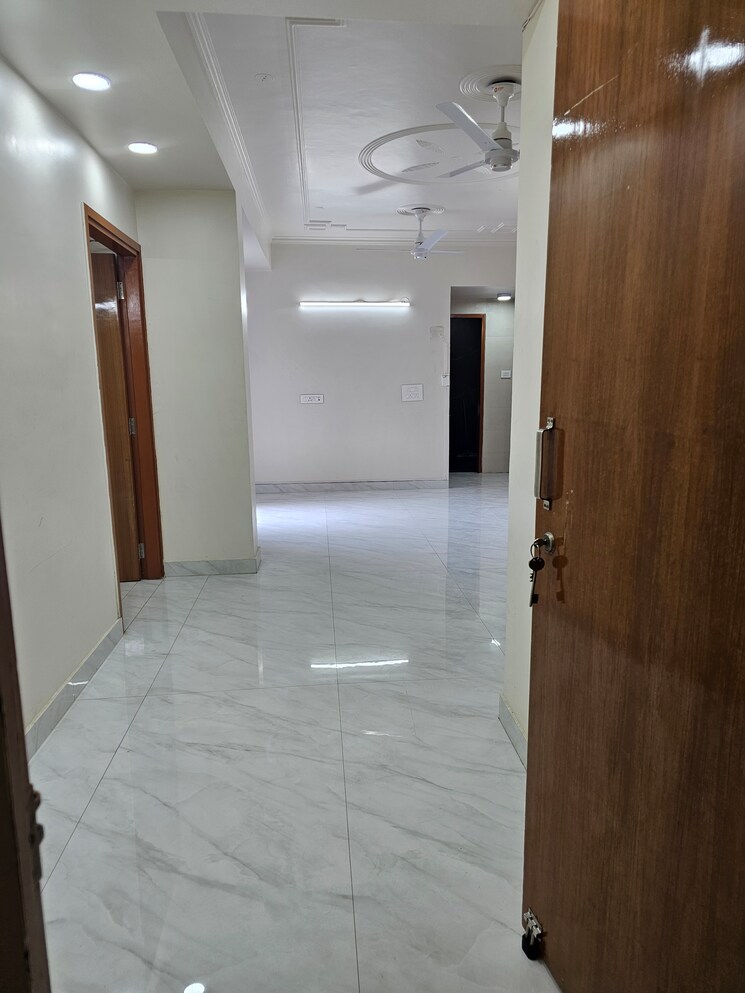 Room, sector 23 dwarka 3 Bedroom 1450 Sq.Ft. Apartment In Sector 23 Dwarka Delhi 9102415