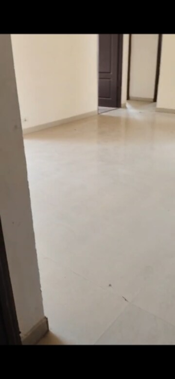 Room in 3 BHK Apartment at Piyush Heights, Sector 89 – for Rent