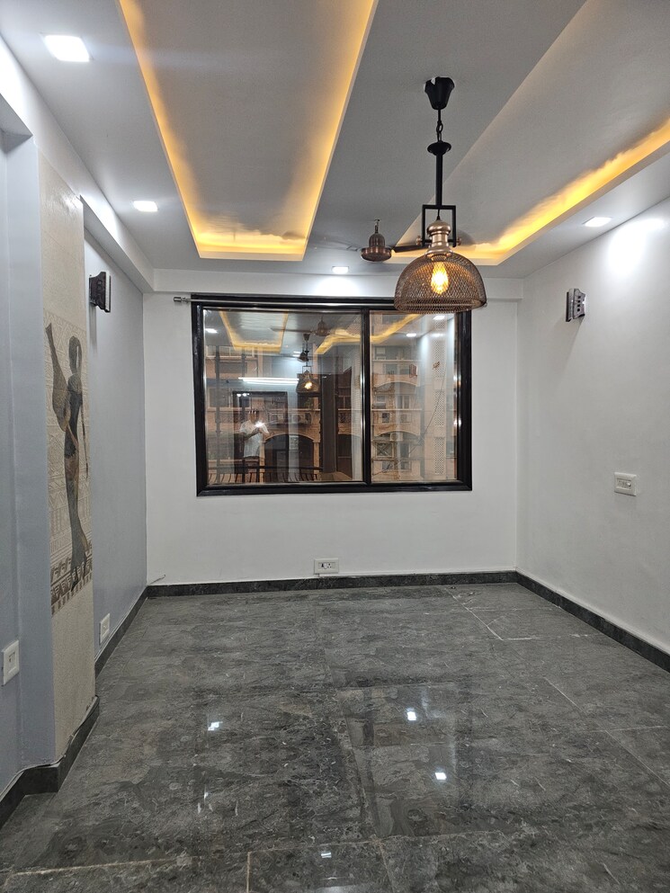 Room, sector 22 dwarka 3 Bedroom 1500 Sq.Ft. Apartment In Sector 22 Dwarka Delhi 9102424