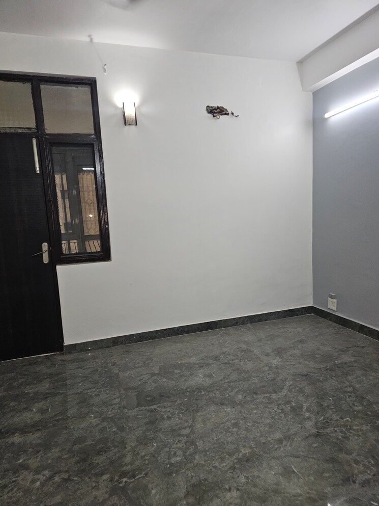 undefined, sector 22 dwarka 3 Bedroom 1500 Sq.Ft. Apartment In Sector 22 Dwarka Delhi 9102424