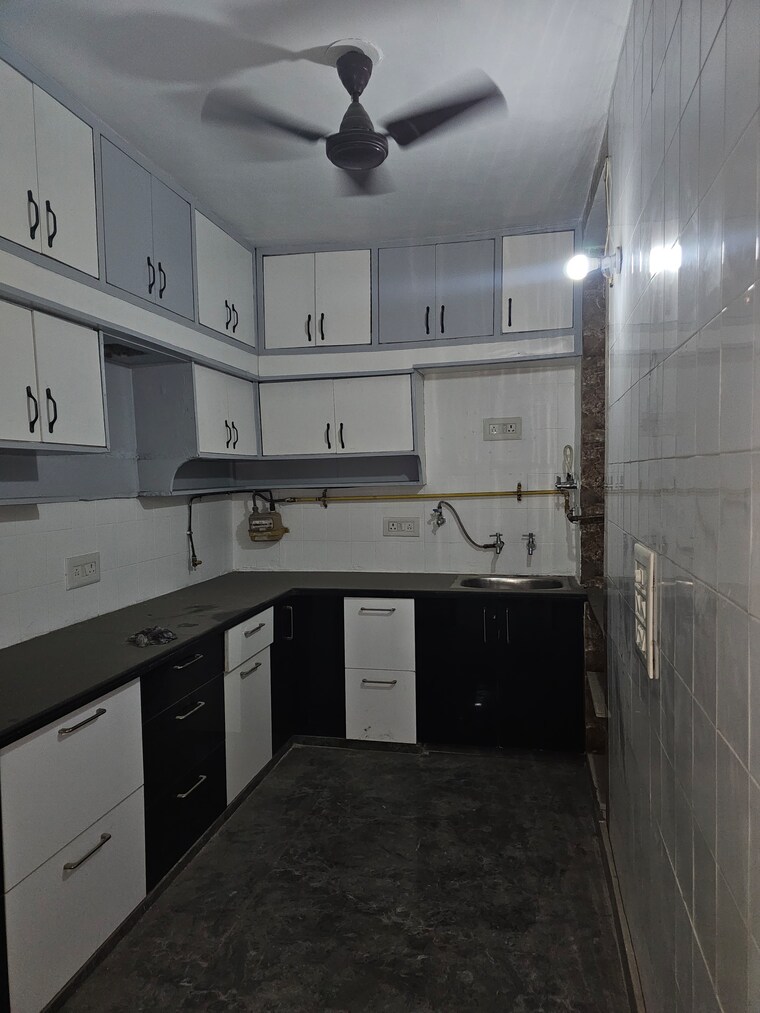 Kitchen, sector 22 dwarka 3 Bedroom 1500 Sq.Ft. Apartment In Sector 22 Dwarka Delhi 9102424
