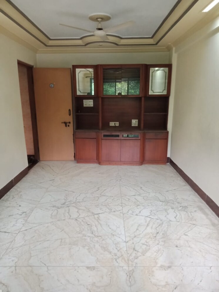 Room, sima-building 1 Bedroom 650 Sq.Ft. Apartment In Chembur Mumbai 9102447