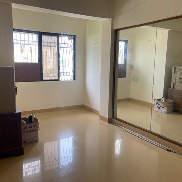 Room in 2 BHK Apartment at Avinash Apartments, Seven Bunglow – for Rent