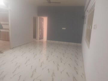 Room in 3 BHK Apartment at Nri Layout – for Rent