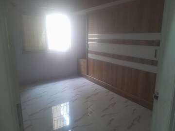 Room in 3 BHK Apartment at Nri Layout – for Rent